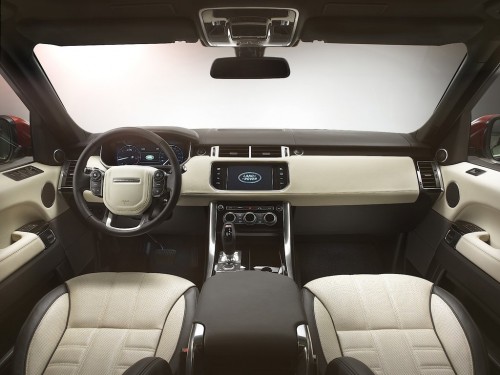 Характеристики автомобиля Land Rover Range Rover Sport 3.0 TD AT SE (08.2013 - 09.2017): фото, вместимость, скорость, двигатель, топливо, масса, отзывы