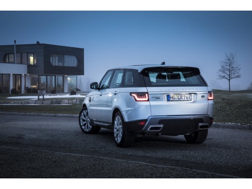 Характеристики автомобиля Land Rover Range Rover Sport 2.0 T AT PHEV HSE (10.2017 - 04.2022): фото, вместимость, скорость, двигатель, топливо, масса, отзывы