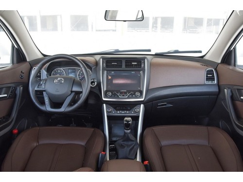 Характеристики автомобиля Landwind X5 Plus 1.5T CVT Premium Plus (03.2018 - 03.2020): фото, вместимость, скорость, двигатель, топливо, масса, отзывы