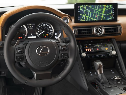 Характеристики автомобиля Lexus IS300 2.0 AT (11.2020 - н.в.): фото, вместимость, скорость, двигатель, топливо, масса, отзывы