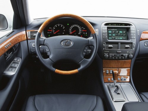 Характеристики автомобиля Lexus LS430 4.3 AT (08.2000 - 08.2003): фото, вместимость, скорость, двигатель, топливо, масса, отзывы