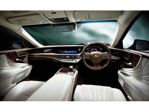 Характеристики автомобиля Lexus LS500h 500h F Sport (10.2017 - 09.2019): фото, вместимость, скорость, двигатель, топливо, масса, отзывы