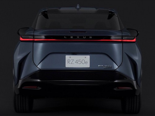 Характеристики автомобиля Lexus RZ450e First Edition (03.2023 - н.в.): фото, вместимость, скорость, двигатель, топливо, масса, отзывы