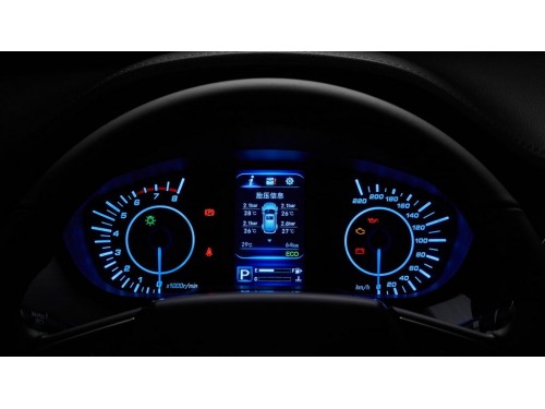 Характеристики автомобиля Lifan X70 2.0 MT Comfort (05.2018 - 09.2019): фото, вместимость, скорость, двигатель, топливо, масса, отзывы