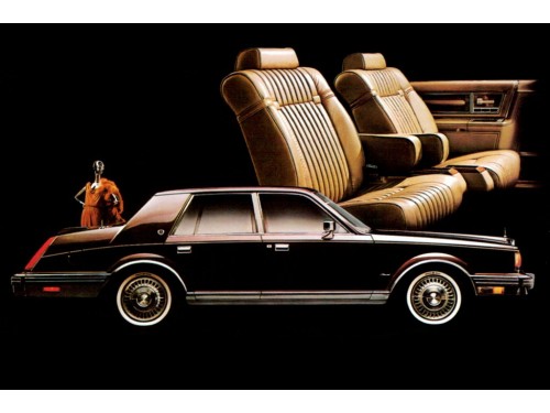 Характеристики автомобиля Lincoln Continental 5.0 AT Standart (11.1982 - 07.1983): фото, вместимость, скорость, двигатель, топливо, масса, отзывы