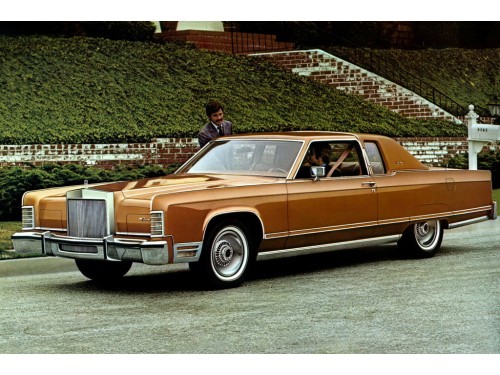 Характеристики автомобиля Lincoln Continental 6.6 AT (09.1977 - 08.1978): фото, вместимость, скорость, двигатель, топливо, масса, отзывы