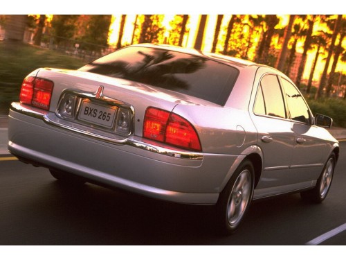 Характеристики автомобиля Lincoln LS 3.0 MT LSE V6 (06.2001 - 05.2002): фото, вместимость, скорость, двигатель, топливо, масса, отзывы