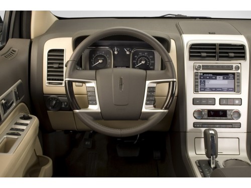 Характеристики автомобиля Lincoln MKX 3.5 AT AWD Limited Edition (12.2006 - 06.2010): фото, вместимость, скорость, двигатель, топливо, масса, отзывы