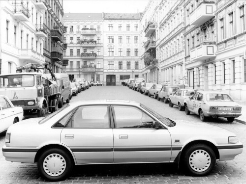 Характеристики автомобиля Mazda 626 2.0i MT (06.1987 - 07.1991): фото, вместимость, скорость, двигатель, топливо, масса, отзывы