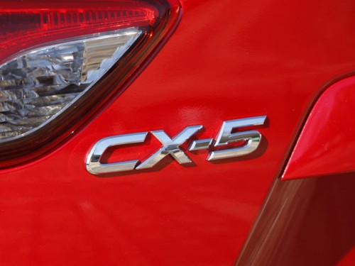Характеристики автомобиля Mazda CX-5 2.0 20S 4WD (02.2012 - 11.2012): фото, вместимость, скорость, двигатель, топливо, масса, отзывы