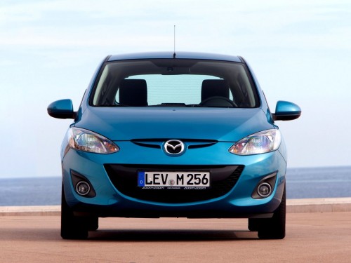 Характеристики автомобиля Mazda Mazda2 1.3 MZR MT Edition 5dr. (11.2010 - 06.2014): фото, вместимость, скорость, двигатель, топливо, масса, отзывы