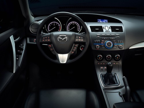 Характеристики автомобиля Mazda Mazda3 1.6 AT Impulse line (10.2012 - 10.2013): фото, вместимость, скорость, двигатель, топливо, масса, отзывы