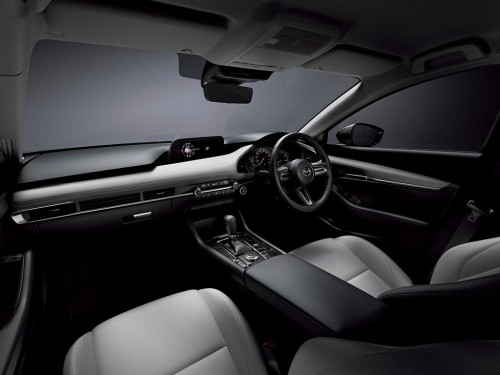Характеристики автомобиля Mazda Mazda3 1.5 15S Black Tone Edition 4WD (09.2022 - 05.2023): фото, вместимость, скорость, двигатель, топливо, масса, отзывы