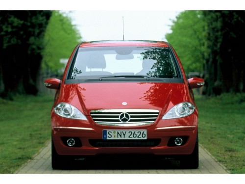 Характеристики автомобиля Mercedes-Benz A-Class A 150 CVT Avantgarde (12.2004 - 05.2008): фото, вместимость, скорость, двигатель, топливо, масса, отзывы