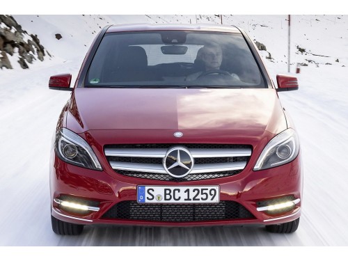 Характеристики автомобиля Mercedes-Benz B-Class B 160 CDI MT (10.2013 - 10.2014): фото, вместимость, скорость, двигатель, топливо, масса, отзывы