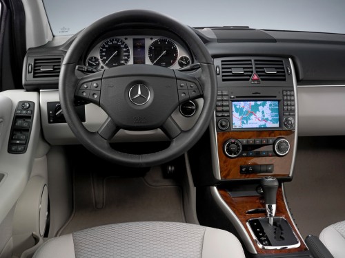 Характеристики автомобиля Mercedes-Benz B-Class B 180 CDI MT (04.2011 - 07.2012): фото, вместимость, скорость, двигатель, топливо, масса, отзывы