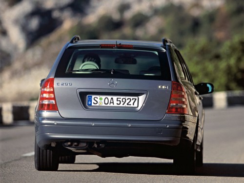Характеристики автомобиля Mercedes-Benz C-Class C 180 Kompressor МT Elegance (03.2004 - 05.2007): фото, вместимость, скорость, двигатель, топливо, масса, отзывы