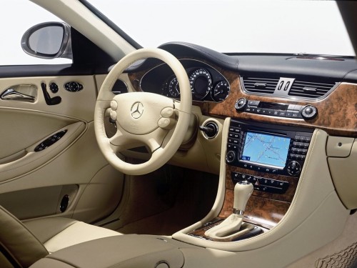 Характеристики автомобиля Mercedes-Benz CLS-Class CLS 63 AMG AT (04.2006 - 01.2008): фото, вместимость, скорость, двигатель, топливо, масса, отзывы