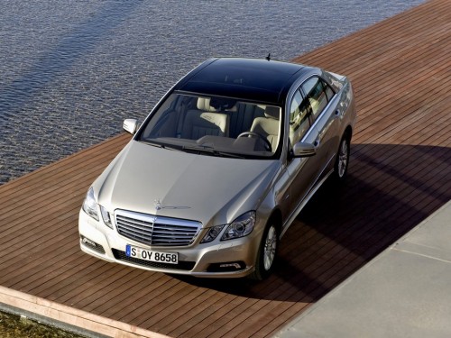 Характеристики автомобиля Mercedes-Benz E-Class E 200 CGI BlueEfficiency MТ Avantgarde (03.2009 - 12.2012): фото, вместимость, скорость, двигатель, топливо, масса, отзывы