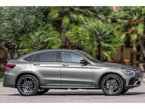Характеристики автомобиля Mercedes-Benz GLC Coupe GLC 200d 4MATIC AMG Line (05.2019 - 04.2023): фото, вместимость, скорость, двигатель, топливо, масса, отзывы