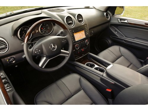 Характеристики автомобиля Mercedes-Benz M-Class ML 350 AT 4MATIC (04.2008 - 06.2011): фото, вместимость, скорость, двигатель, топливо, масса, отзывы