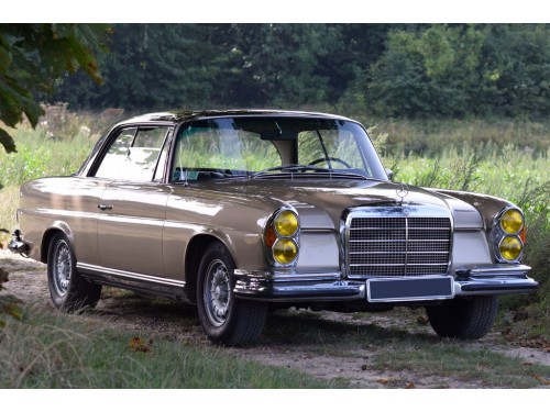 Характеристики автомобиля Mercedes-Benz W111 3.5 MT 280 SE 3.5 (08.1969 - 05.1971): фото, вместимость, скорость, двигатель, топливо, масса, отзывы