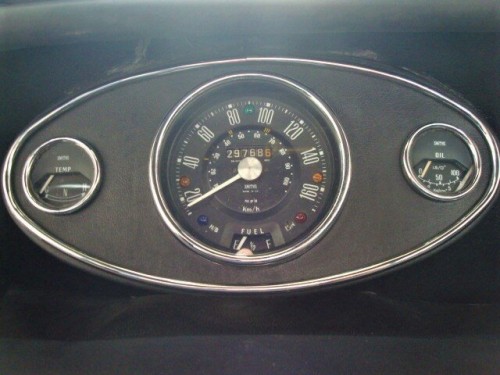 Характеристики автомобиля MINI Classic 0.8 AT 850 (10.1967 - 11.1969): фото, вместимость, скорость, двигатель, топливо, масса, отзывы