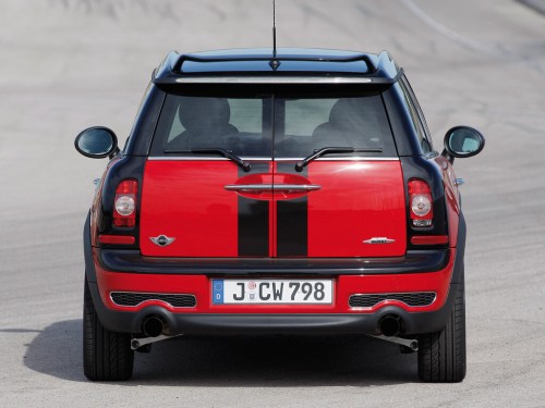 Характеристики автомобиля MINI Clubman 1.6 MТ Cooper S (04.2008 - 08.2010): фото, вместимость, скорость, двигатель, топливо, масса, отзывы