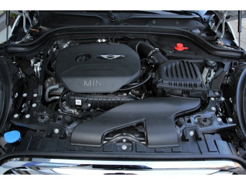 Характеристики автомобиля MINI Hatch 2.0 AТ Cooper S 5dr. (07.2014 - 01.2018): фото, вместимость, скорость, двигатель, топливо, масса, отзывы