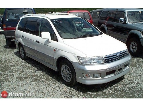 Характеристики автомобиля Mitsubishi Chariot Grandis 2.4 Exceed 7 seater (02.1998 - 01.1999): фото, вместимость, скорость, двигатель, топливо, масса, отзывы