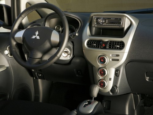 Характеристики автомобиля Mitsubishi i-MiEV 49 kW (10.2010 - н.в.): фото, вместимость, скорость, двигатель, топливо, масса, отзывы