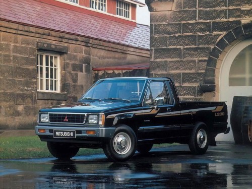 Характеристики автомобиля Mitsubishi L200 2.0 MT Base (04.1986 - 01.1996): фото, вместимость, скорость, двигатель, топливо, масса, отзывы