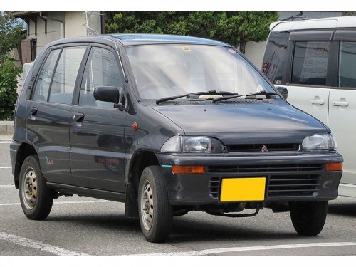 Характеристики автомобиля Mitsubishi Minica 660 Li-4 (01.1992 - 08.1993): фото, вместимость, скорость, двигатель, топливо, масса, отзывы