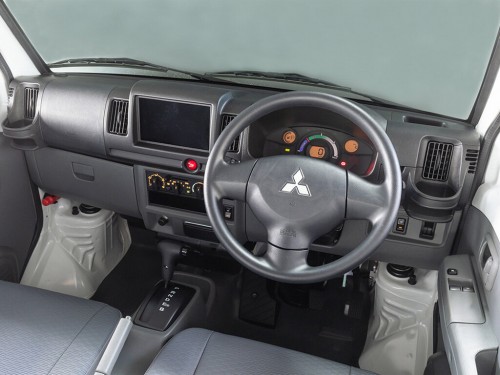 Характеристики автомобиля Mitsubishi Minicab MiEV CD 10.5kWh 2-seater High Roof (10.2014 - 06.2015): фото, вместимость, скорость, двигатель, топливо, масса, отзывы