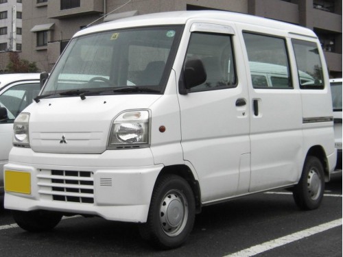 Характеристики автомобиля Mitsubishi Minicab 660 CD high roof (01.1999 - 11.1999): фото, вместимость, скорость, двигатель, топливо, масса, отзывы