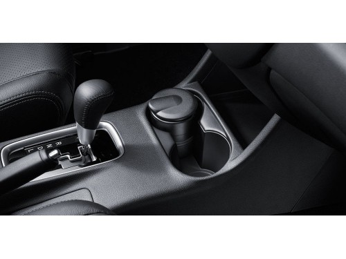 Характеристики автомобиля Mitsubishi Outlander 2.0 CVT 4WD Instyle (01.2016 - 12.2016): фото, вместимость, скорость, двигатель, топливо, масса, отзывы