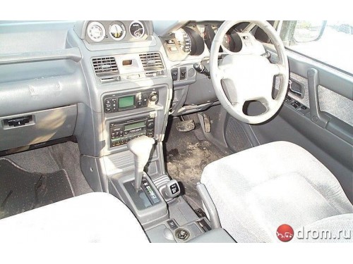 Характеристики автомобиля Mitsubishi Pajero 2.8DT XR-II Kick up roof wide long (08.1994 - 07.1995): фото, вместимость, скорость, двигатель, топливо, масса, отзывы