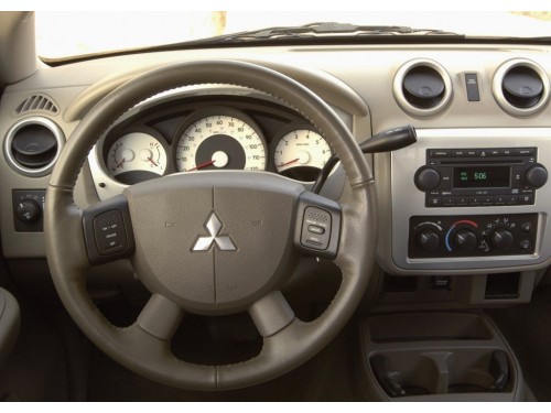 Характеристики автомобиля Mitsubishi Raider 3.7 AT LS Double Cab (03.2006 - 09.2009): фото, вместимость, скорость, двигатель, топливо, масса, отзывы