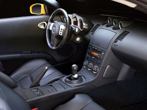Характеристики автомобиля Nissan 350Z 3.5 MT Touring (08.2002 - 09.2005): фото, вместимость, скорость, двигатель, топливо, масса, отзывы