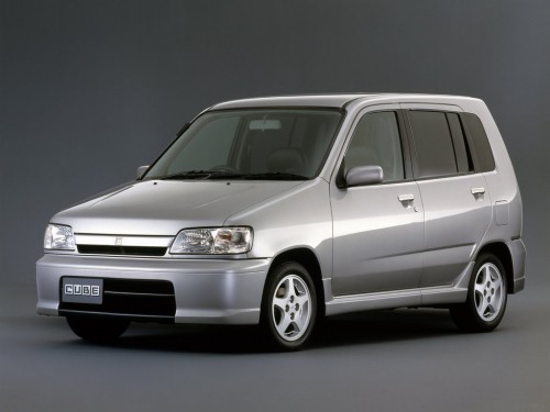 Характеристики автомобиля Nissan Cube 1.3 F (11.1999 - 08.2000): фото, вместимость, скорость, двигатель, топливо, масса, отзывы