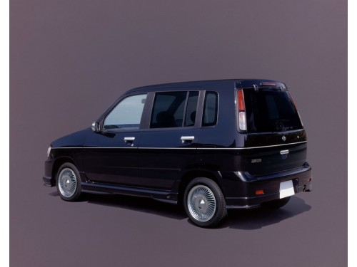 Характеристики автомобиля Nissan Cube 1.3 Premium (04.1999 - 10.1999): фото, вместимость, скорость, двигатель, топливо, масса, отзывы