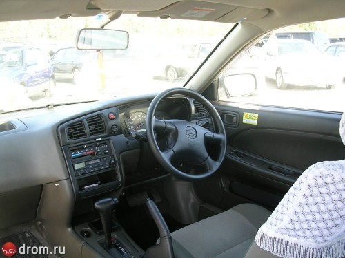 Характеристики автомобиля Nissan Expert 1.8 LX-G 4WD (08.2002 - 03.2004): фото, вместимость, скорость, двигатель, топливо, масса, отзывы