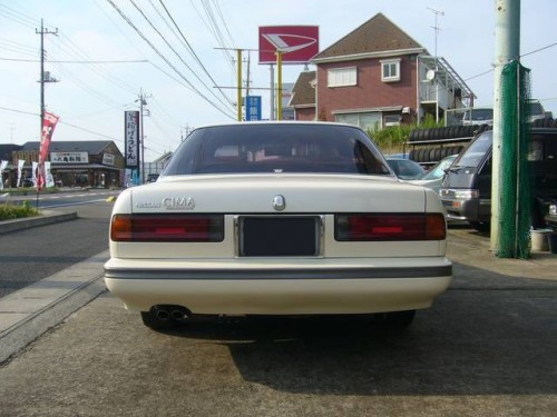 Характеристики автомобиля Nissan Gloria Cima 3.0 Type I (08.1989 - 01.1991): фото, вместимость, скорость, двигатель, топливо, масса, отзывы