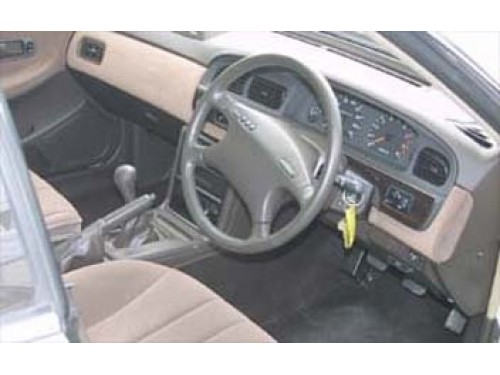 Характеристики автомобиля Nissan Laurel 1.8 Grand saloon (01.1991 - 12.1992): фото, вместимость, скорость, двигатель, топливо, масса, отзывы