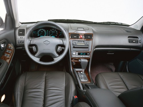 Характеристики автомобиля Nissan Maxima 2.0 AT SLX (01.2000 - 12.2005): фото, вместимость, скорость, двигатель, топливо, масса, отзывы