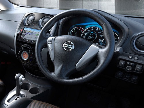 Характеристики автомобиля Nissan Note 1.2 Medalist X V Selection + Safety II (01.2016 - 10.2016): фото, вместимость, скорость, двигатель, топливо, масса, отзывы