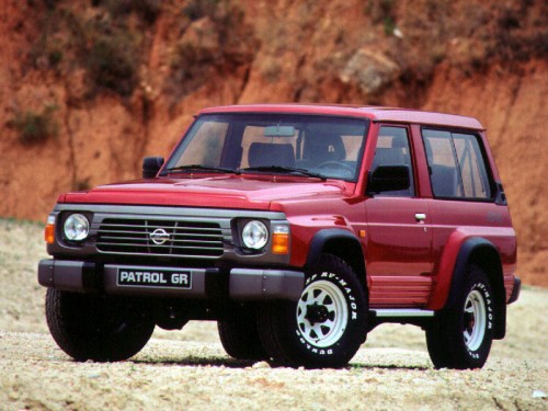 Характеристики автомобиля Nissan Patrol 4.2 AT (10.1987 - 09.1997): фото, вместимость, скорость, двигатель, топливо, масса, отзывы