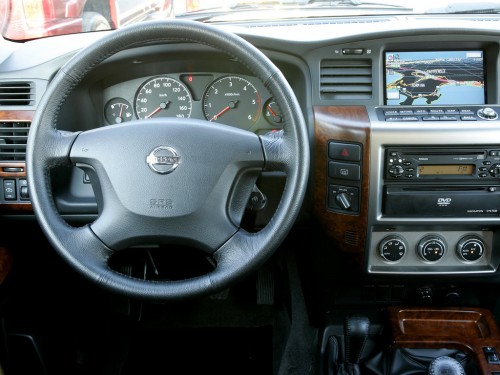 Характеристики автомобиля Nissan Patrol 3.0 Di MT Elegance (10.2004 - 01.2007): фото, вместимость, скорость, двигатель, топливо, масса, отзывы
