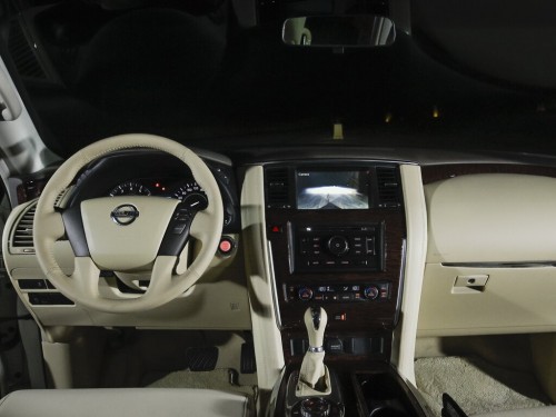 Характеристики автомобиля Nissan Patrol 5.6 AT LE Platinum (02.2014 - 09.2019): фото, вместимость, скорость, двигатель, топливо, масса, отзывы