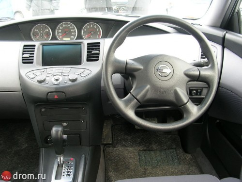 Характеристики автомобиля Nissan Primera 2.0 20G V edition (05.2002 - 06.2003): фото, вместимость, скорость, двигатель, топливо, масса, отзывы